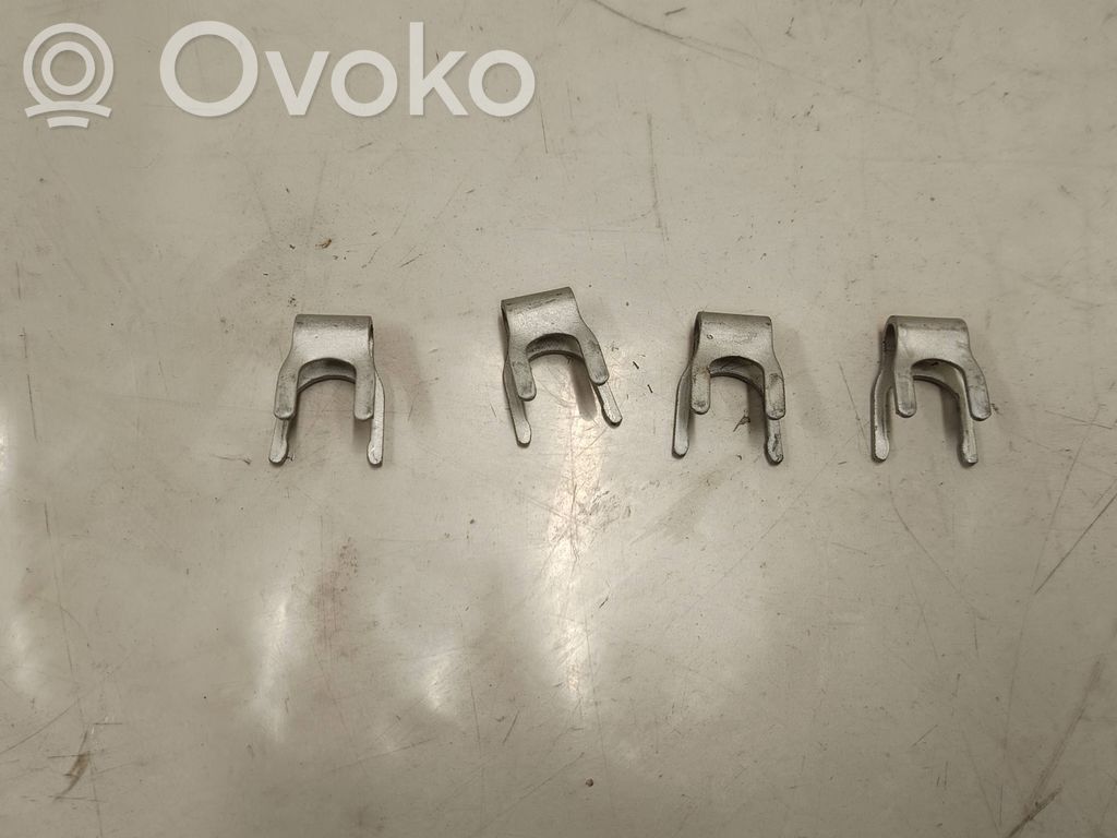 Mercedes-Benz A W176 Sprauslas turētājs/pleciņš 