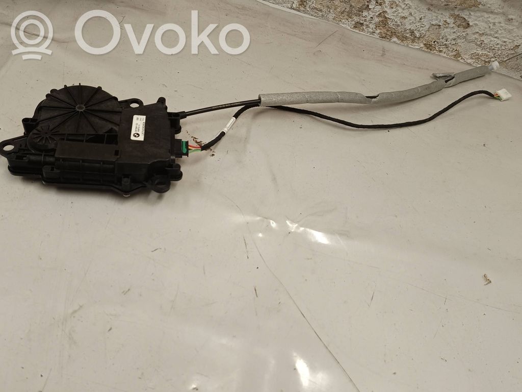 BMW i4 Bagāžnieka pārsega vadības bloks 