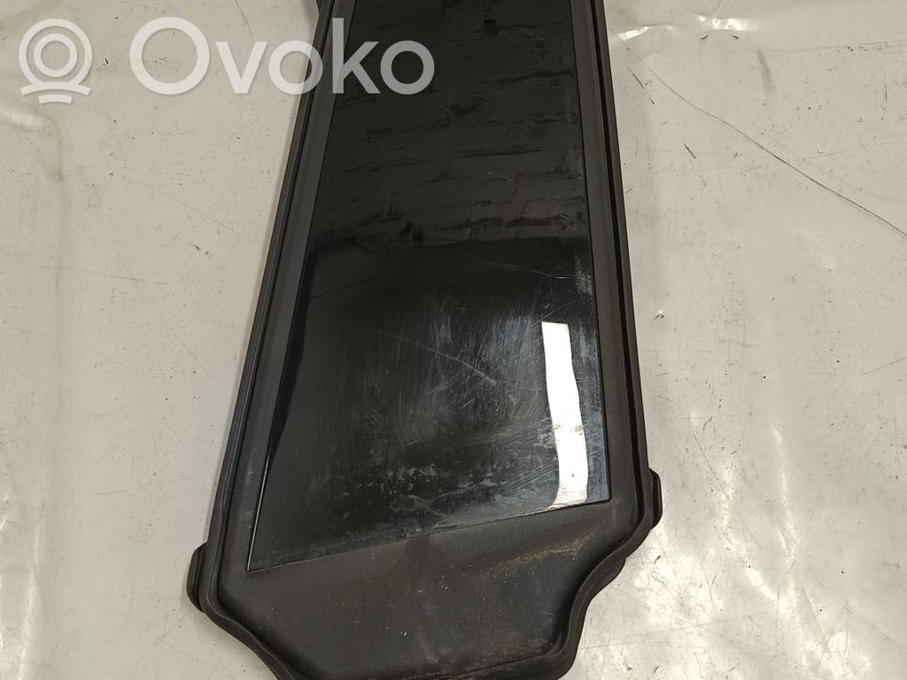 BMW i4 Pilar (B) (superior) 