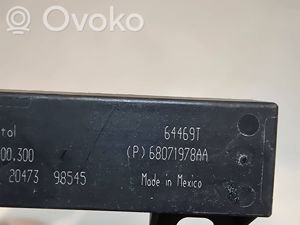 Ram 1500 DT Antenne des Keyless-Systems 
