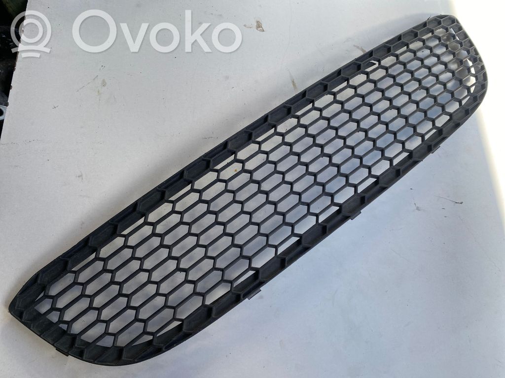 Front grill   7906809
