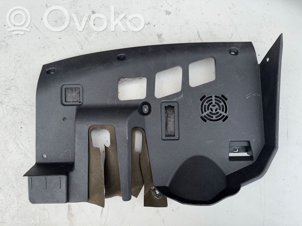 BMW 1 E81 E87 Kita salono detalė 