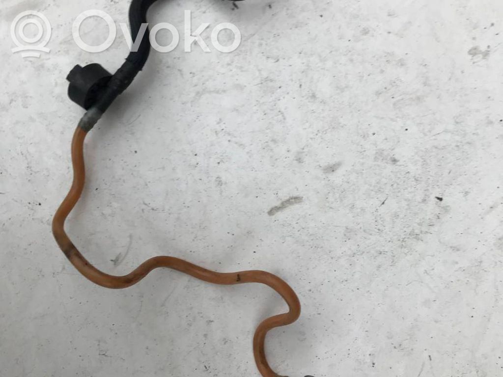 BMW 5 E60 E61 Fuel line pipe 