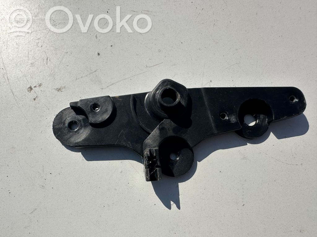 Engine bonnet (hood) release handle   9150273,10702