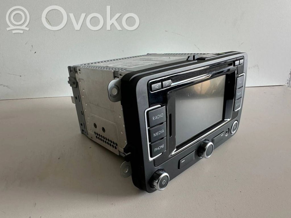 Volkswagen PASSAT B7 Panel / Radioodtwarzacz CD/DVD/GPS 
