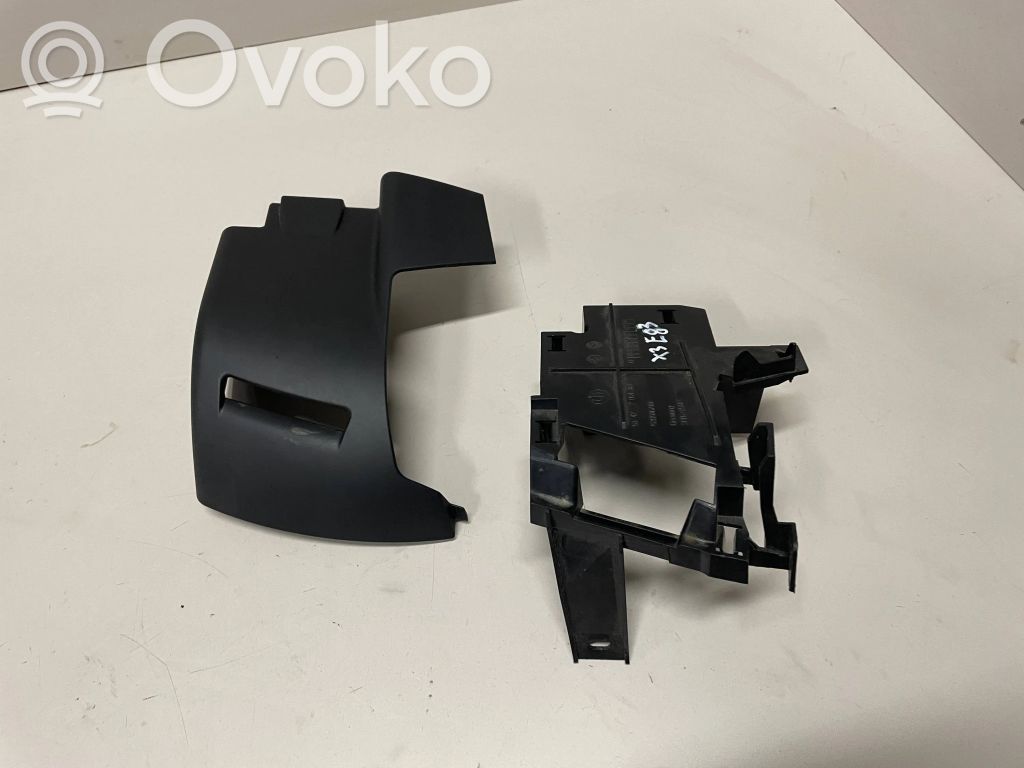 BMW X3 E83 Seat belt trim 