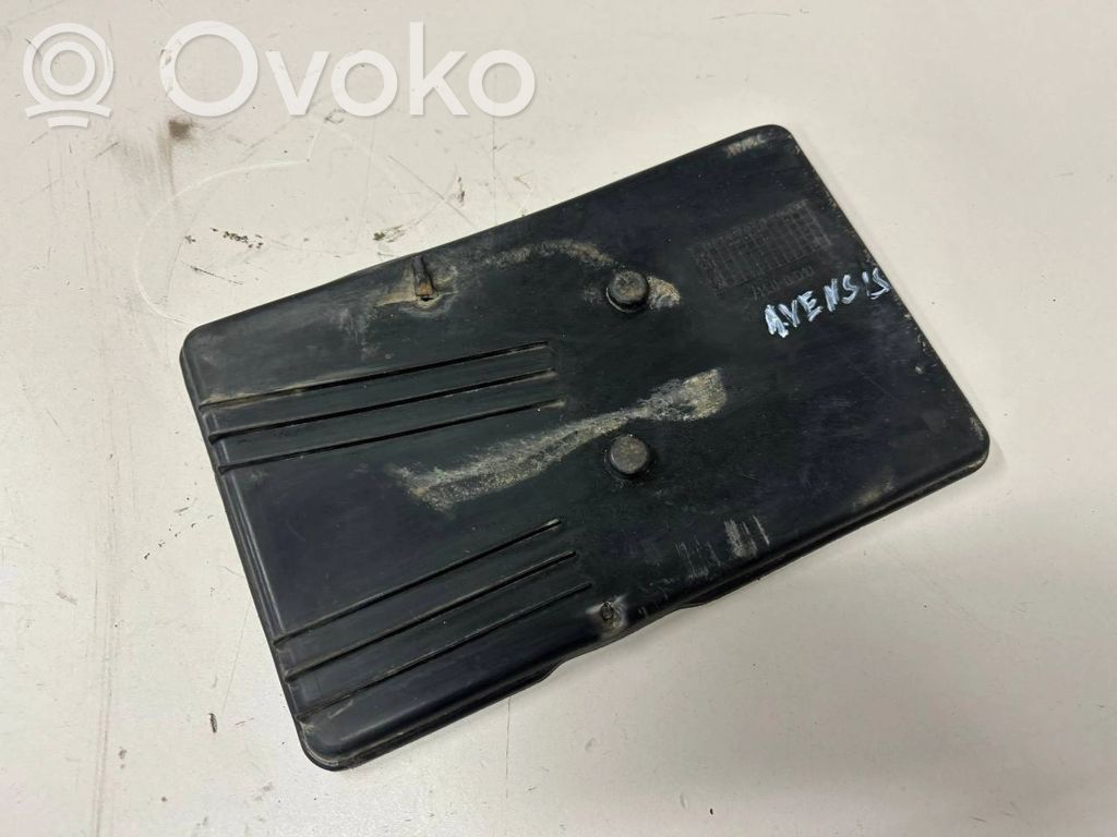 Toyota Avensis T250 Akkulaatikon alustan kansi 