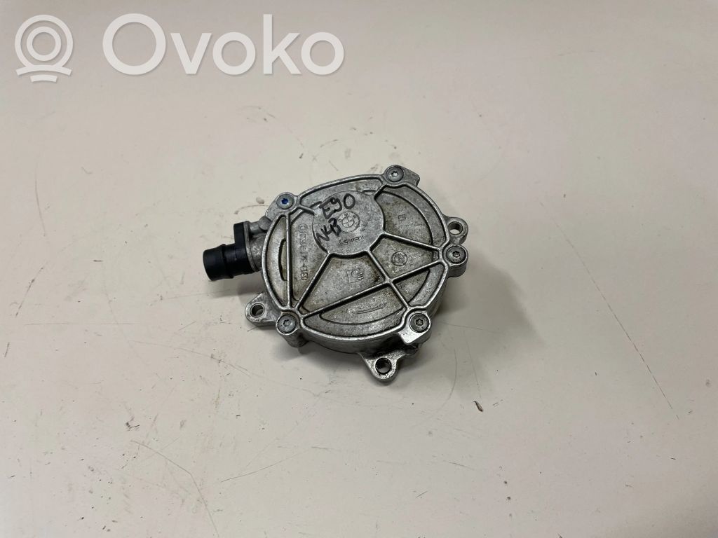 BMW 3 E90 E91 Vacuum pump 