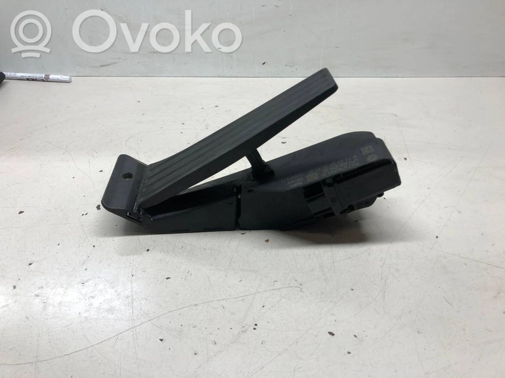 Accelerator throttle pedal   6786589,12037313,6PV00937920