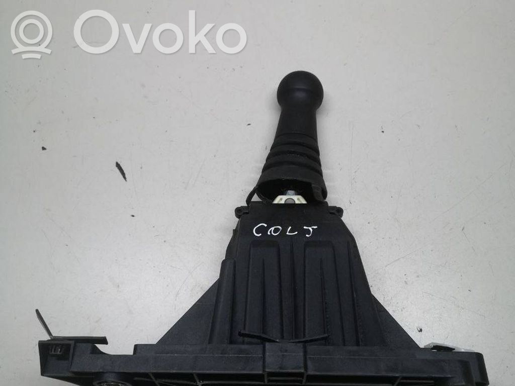 Mitsubishi Colt Gear shifter/selector 