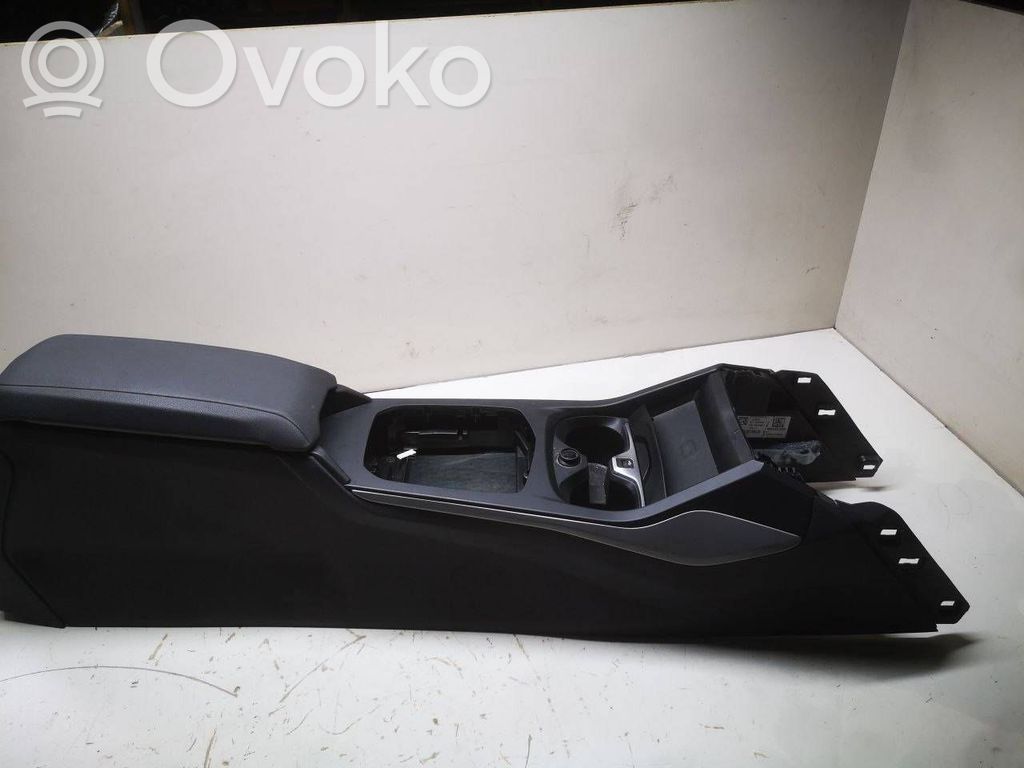 BMW 1 F40 Centrinė konsolė 