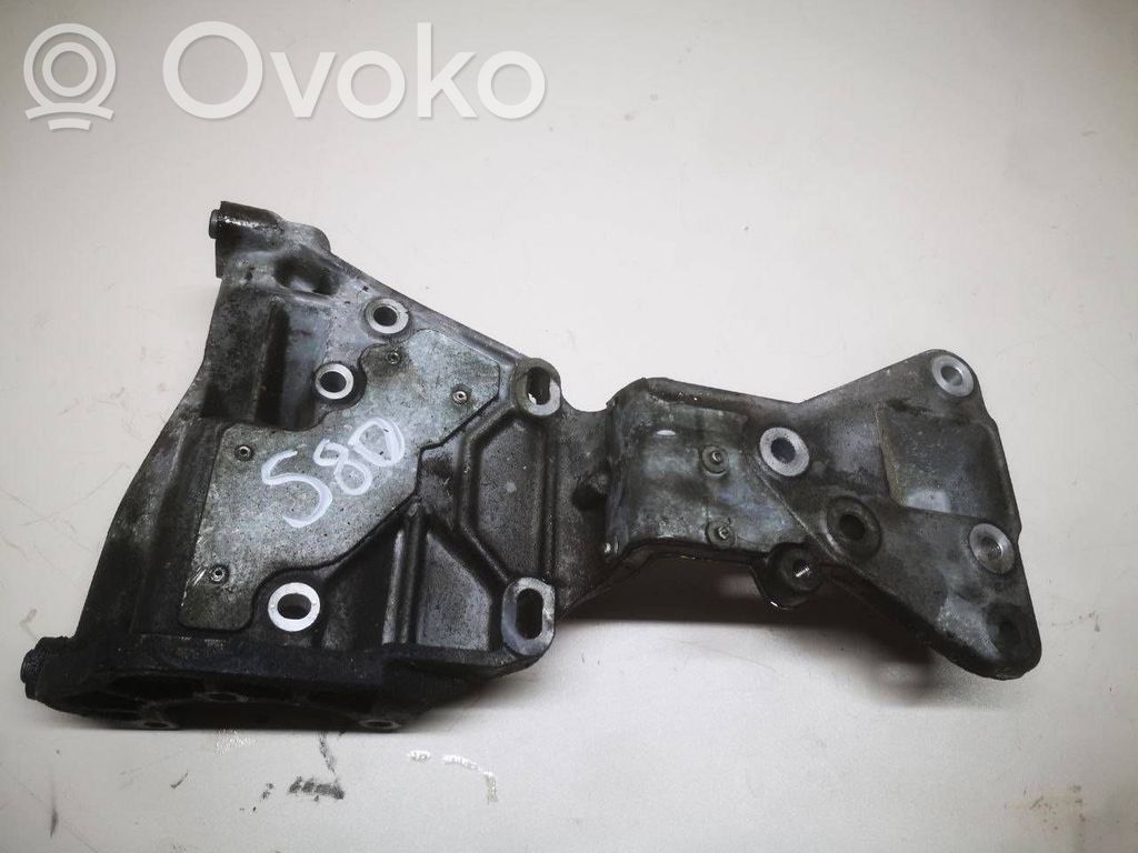 Volvo S80 Soporte del alternador 
