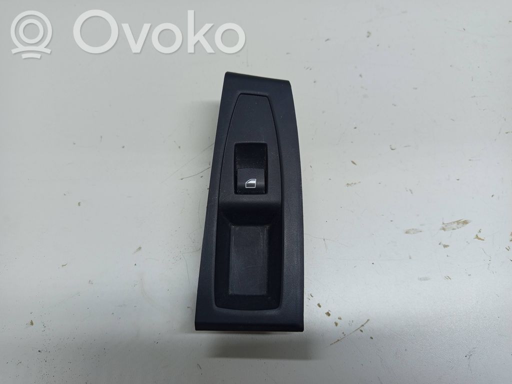 BMW 3 F30 F35 F31 Elektrinių langų jungtukas 