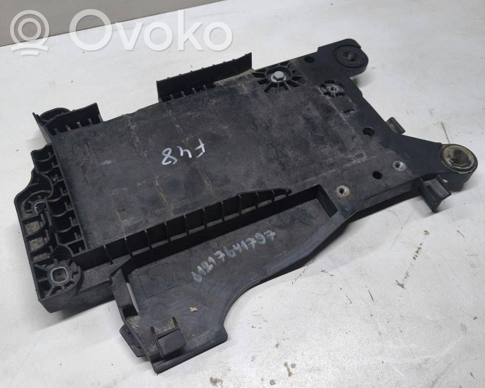 BMW X1 F48 F49 Akumulatora nostiprināšanas pamatne 