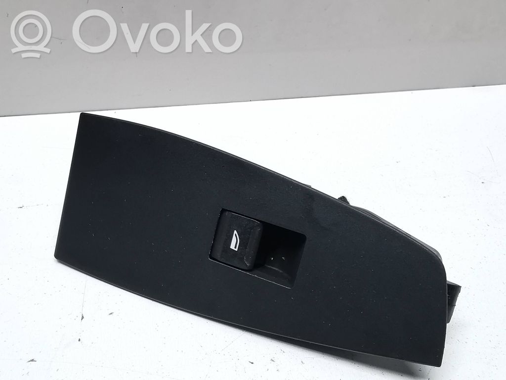 BMW 2 Active Tourer U06 Electric window control switch 