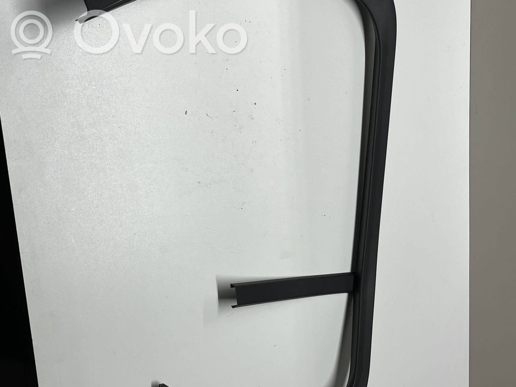 BMW 1 F40 Galinių durų stiklo apdaila 