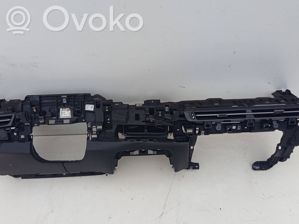 BMW 2 Active Tourer U06 Panelis 