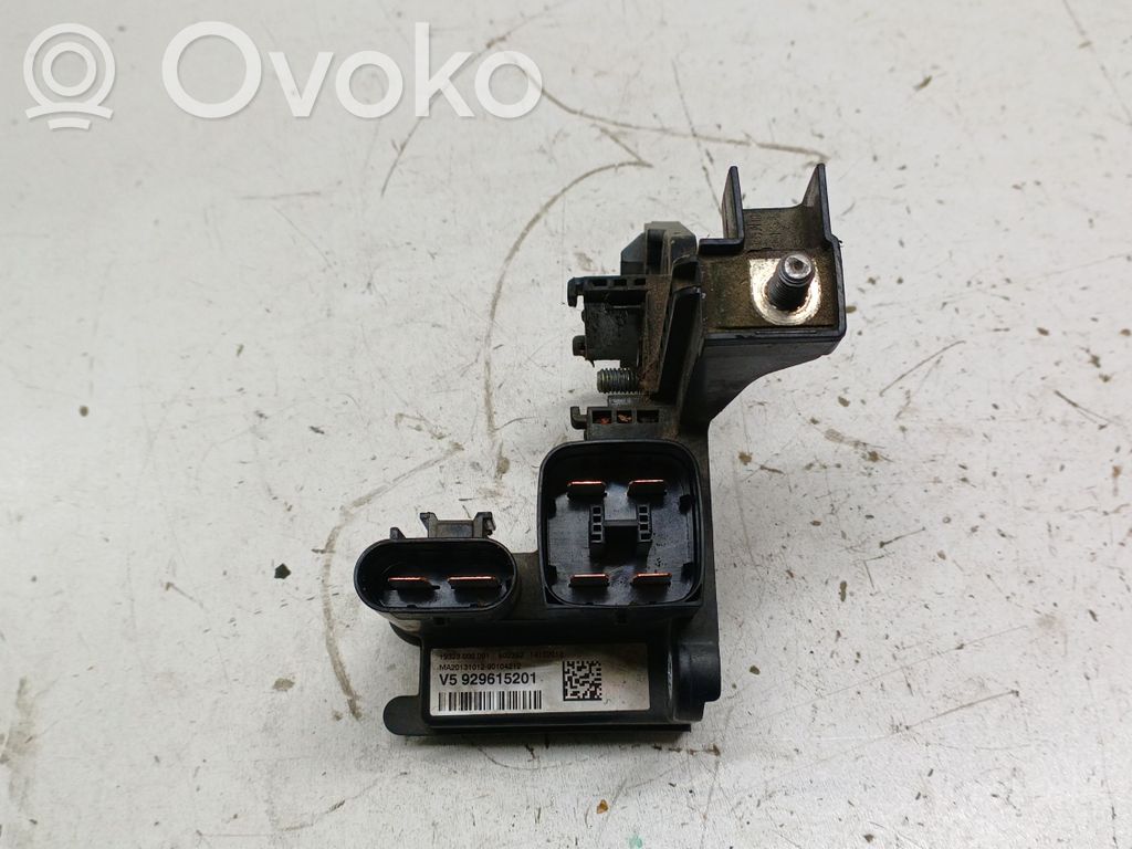 BMW 3 F30 F35 F31 Przekaźnik sterujący prądem 