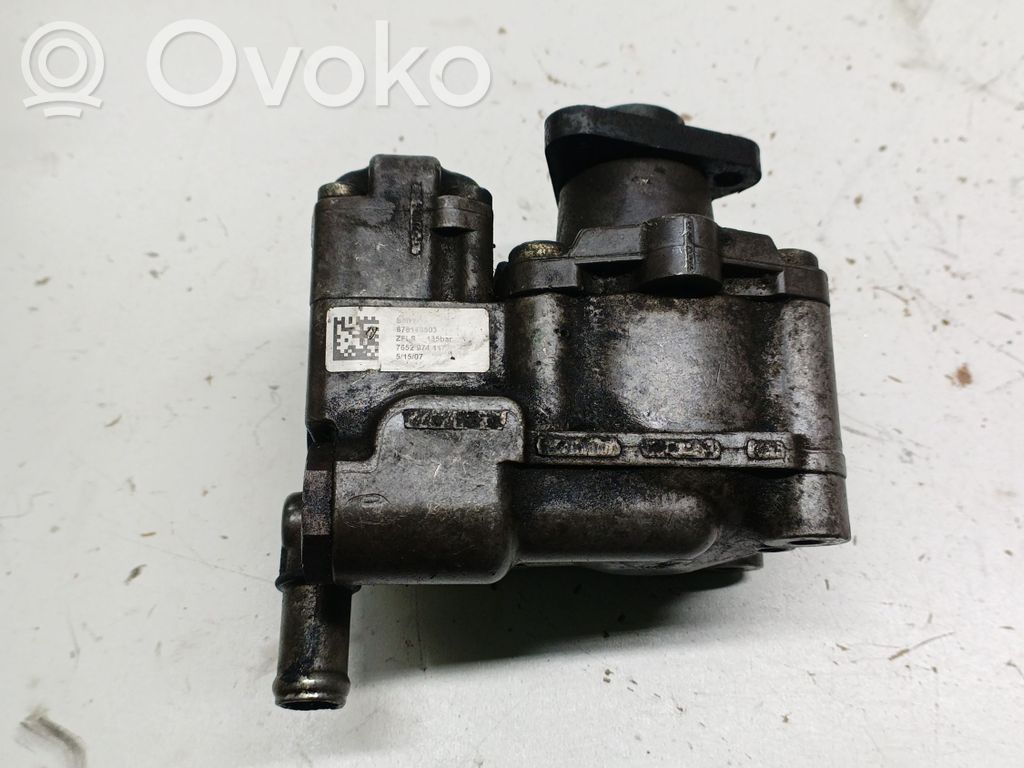BMW 5 E60 E61 Power steering pump 