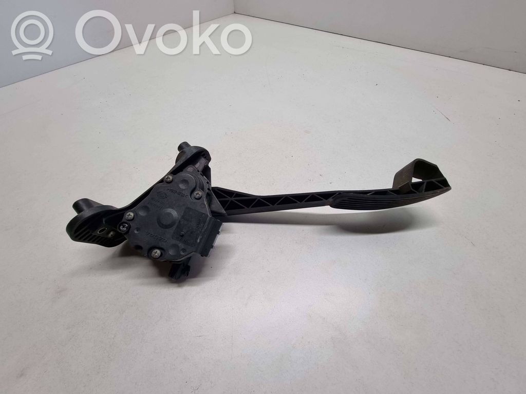 Volvo V70 Accelerator throttle pedal 