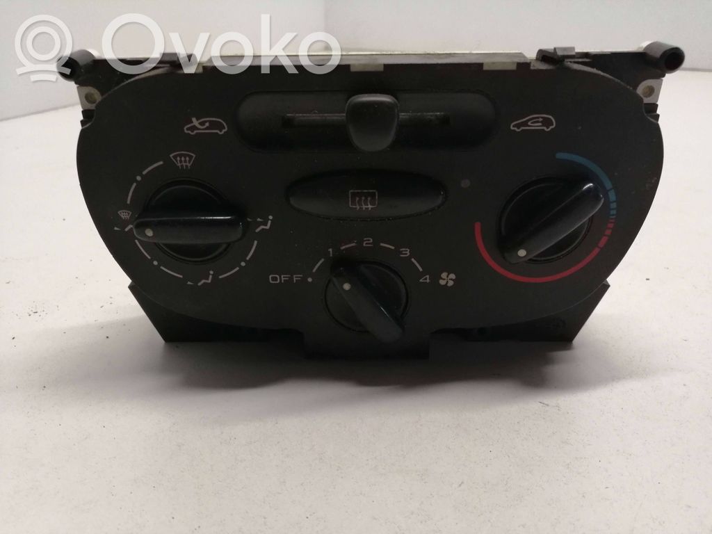 Peugeot 206 Climate control unit 