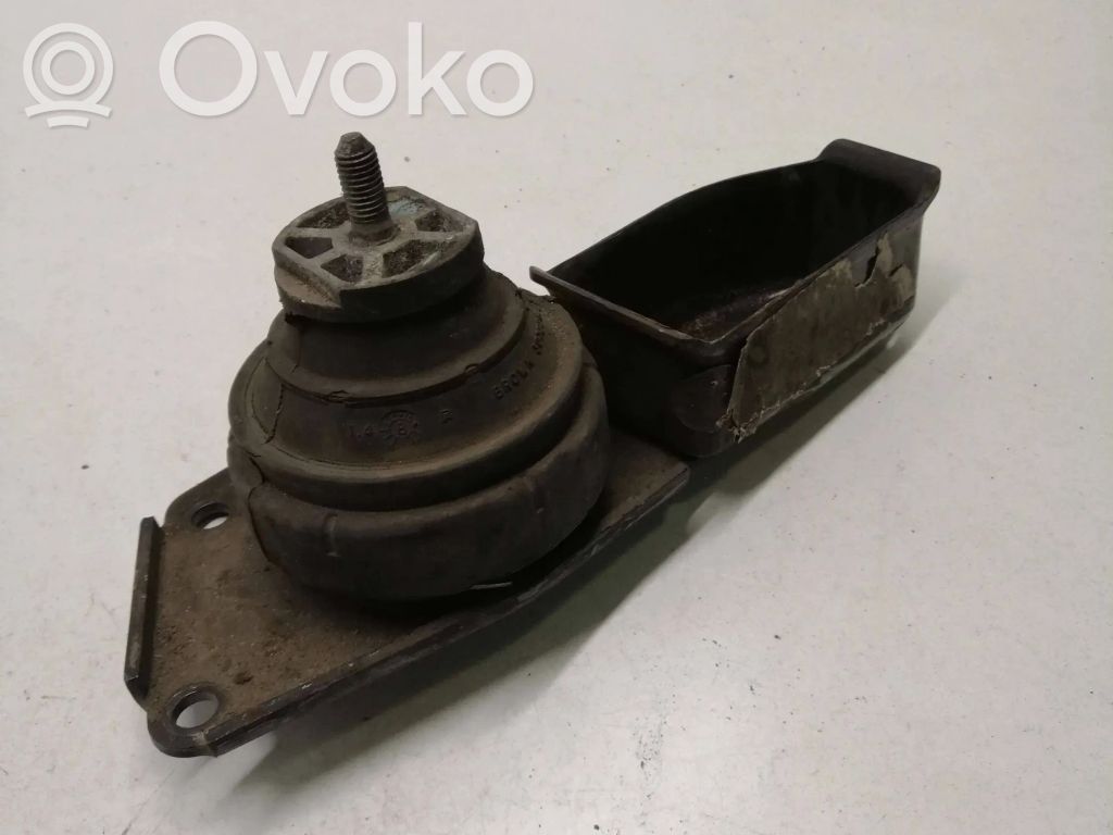 Volkswagen Sharan Engine mount bracket 