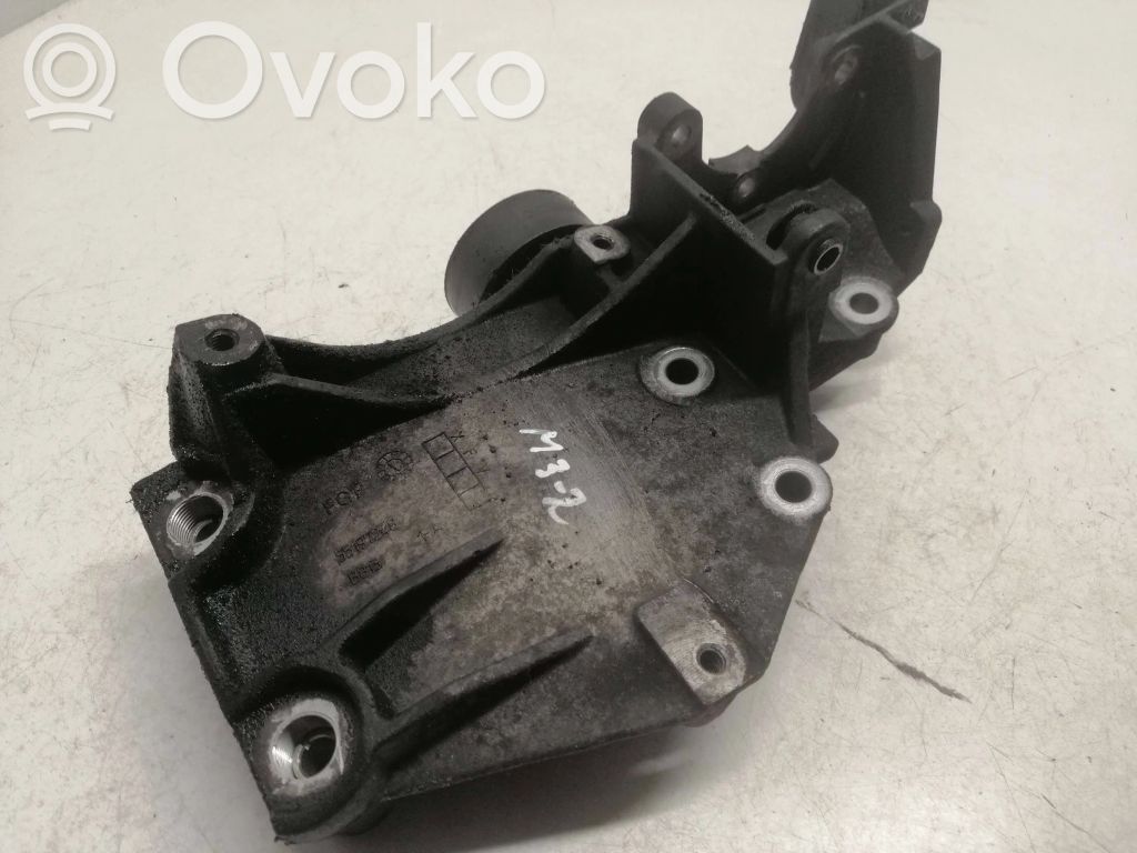 Mazda 3 I Generator/alternator bracket 