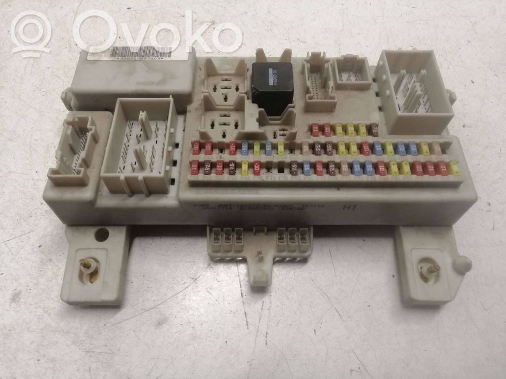 Ford C-MAX I Saugiklių blokas 