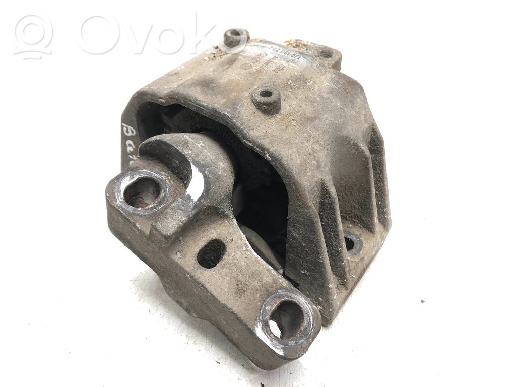 Volkswagen New Beetle Engine mount bracket 