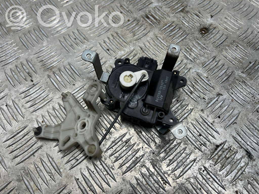Mitsubishi Pajero Tuloilmaventtiilin käyttömoottori 
