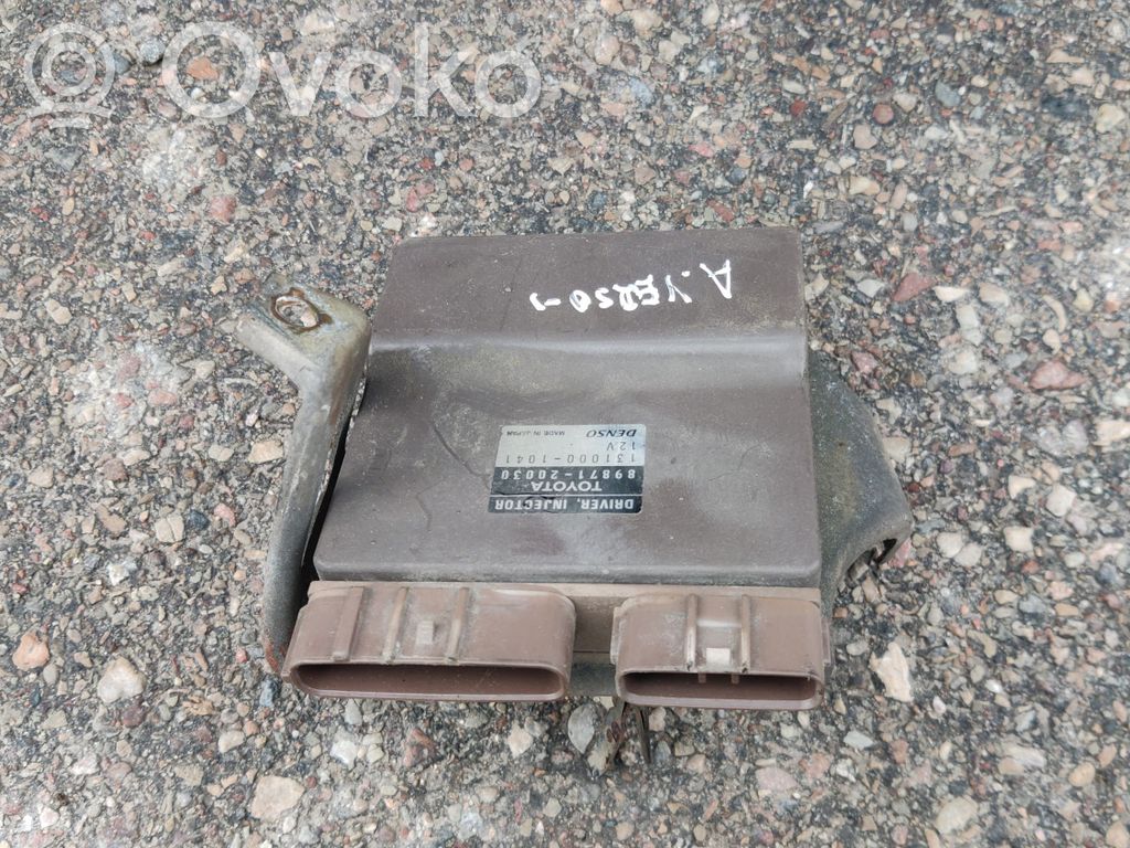 Toyota Avensis Verso Fuel injection control unit/module 
