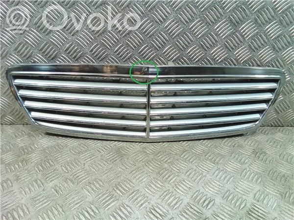 Mercedes-Benz C AMG W203 Griglia vano motore/cofano