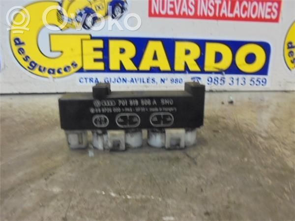 Unidad de control/módulo del motor   701919506A