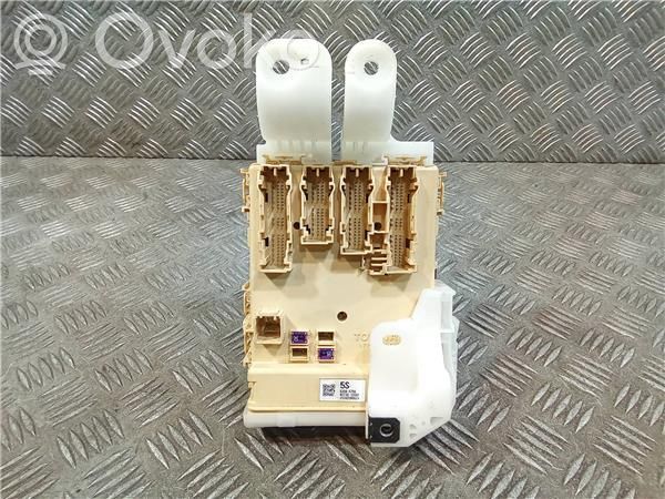 Módulo de fusible   8273012X81,63586756