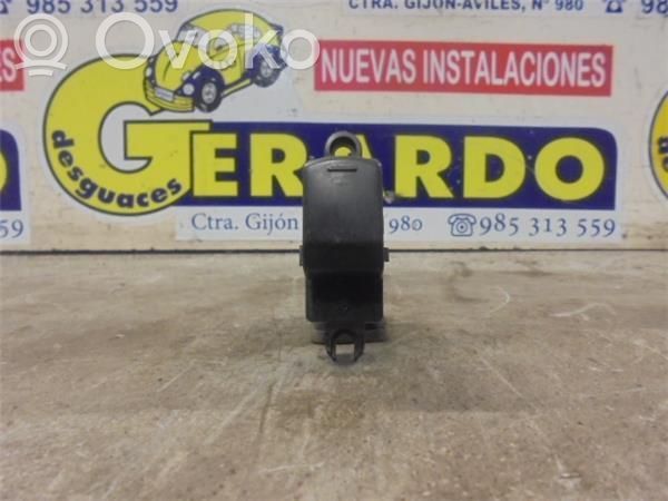 Comutator comandă geamuri electrice   25411EA003
