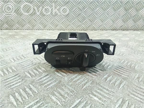 Valokatkaisija   YWC106940