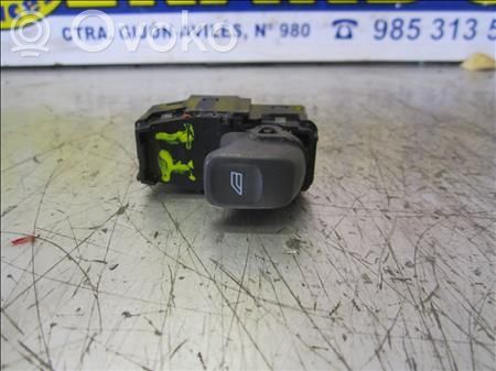 Volvo XC70 Electric window control switch 
