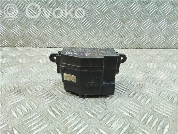 Módulo de fusible   UR5666760A
