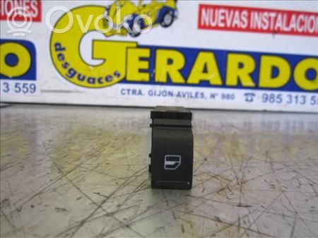 Volkswagen Tiguan Electric window control switch 