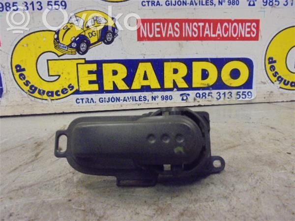 Manecilla interna puerta delantera