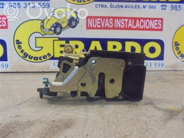 Cerradura de puerta trasera