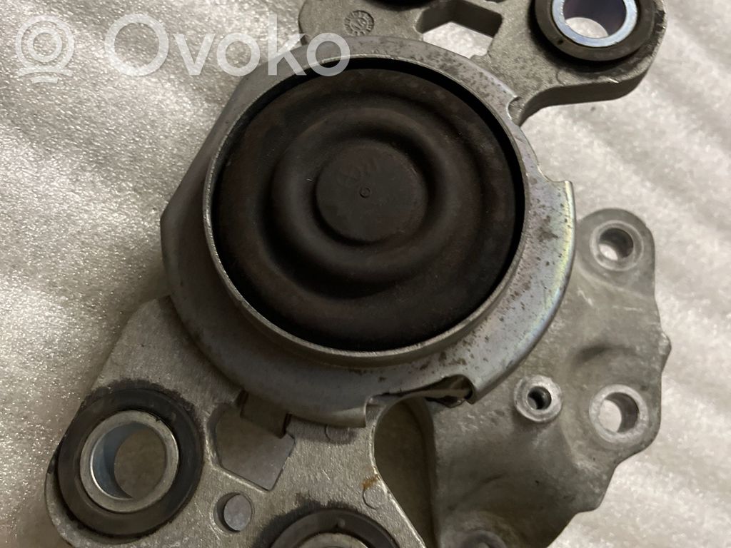 Volvo S60 Engine mount bracket 