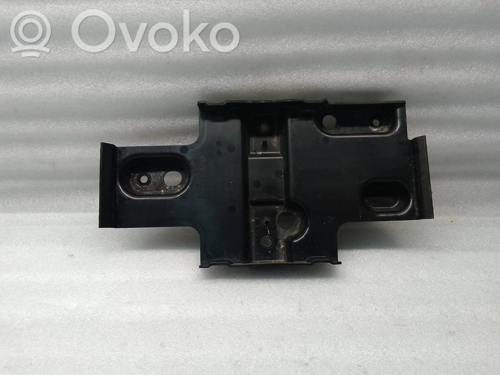 Volvo XC90 Battery bracket 