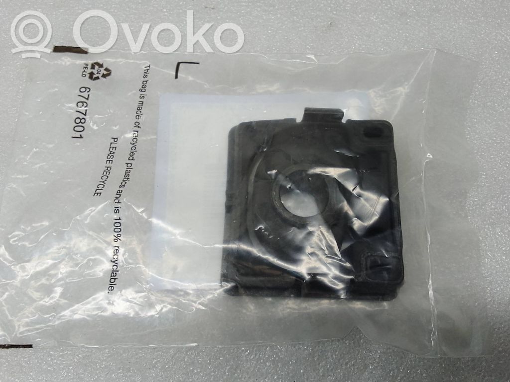 Volvo XC60 Uchwyt / Mocowanie chłodnicy 