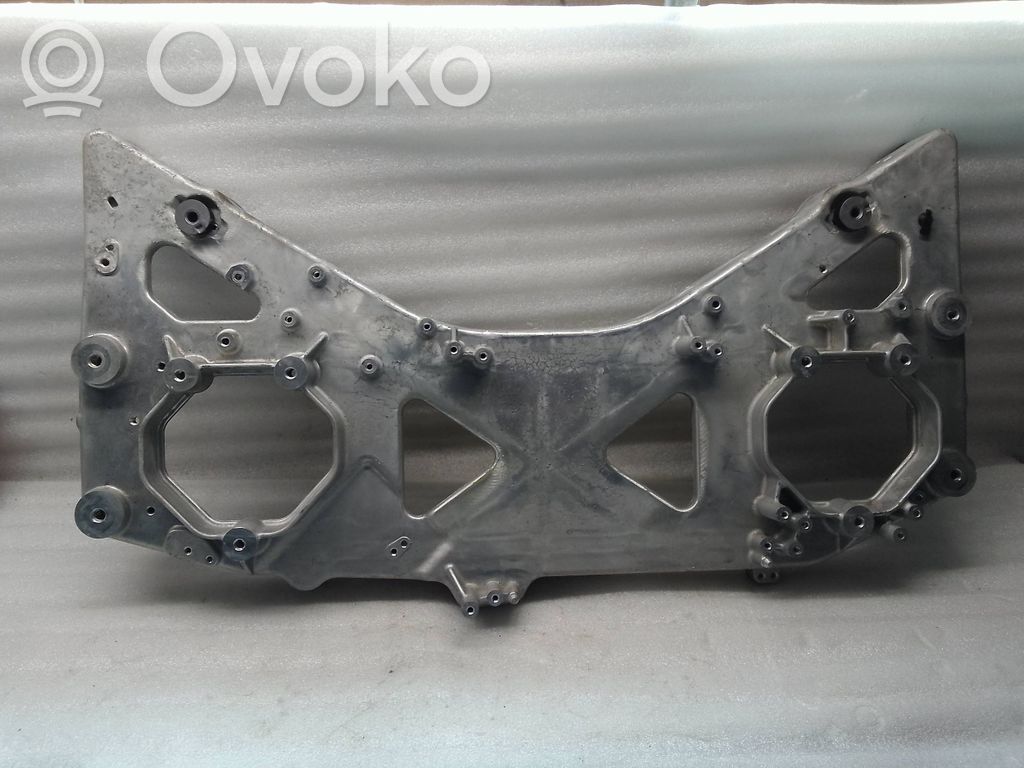 Volvo C40 Engine mounting bracket 