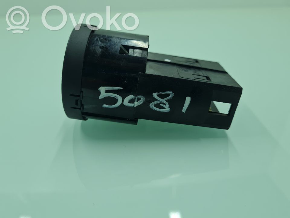 Panel lighting control switch   8E0941531