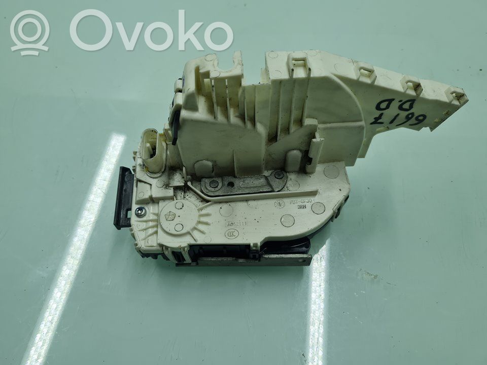 Etuoven lukko   P68164358AB
