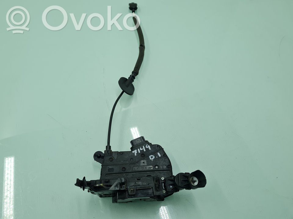Priekšpusē slēdzene   805031332R