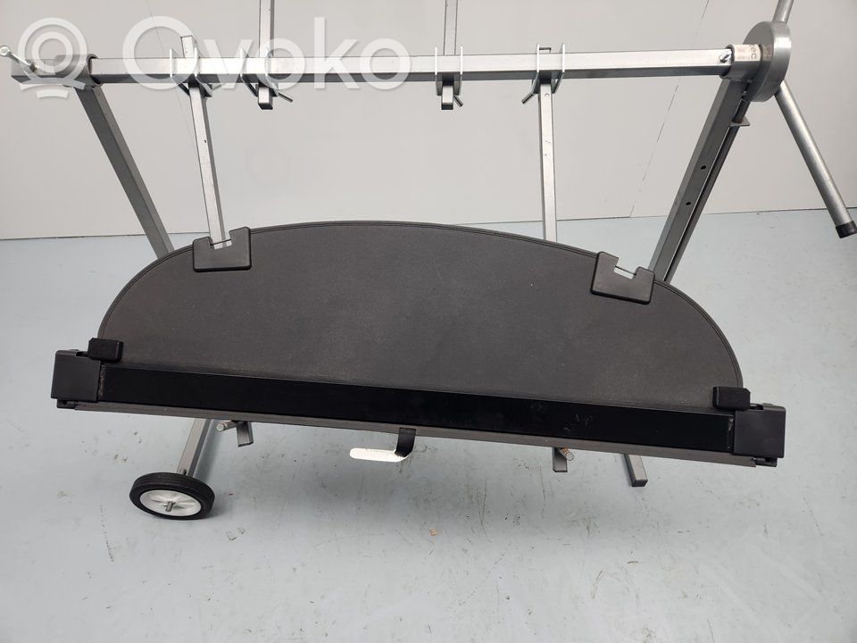 Parcel shelf