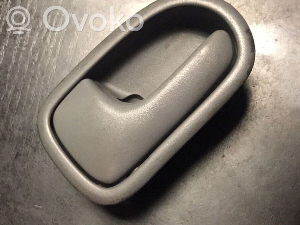 Mazda 323 Manecilla interna puerta trasera 